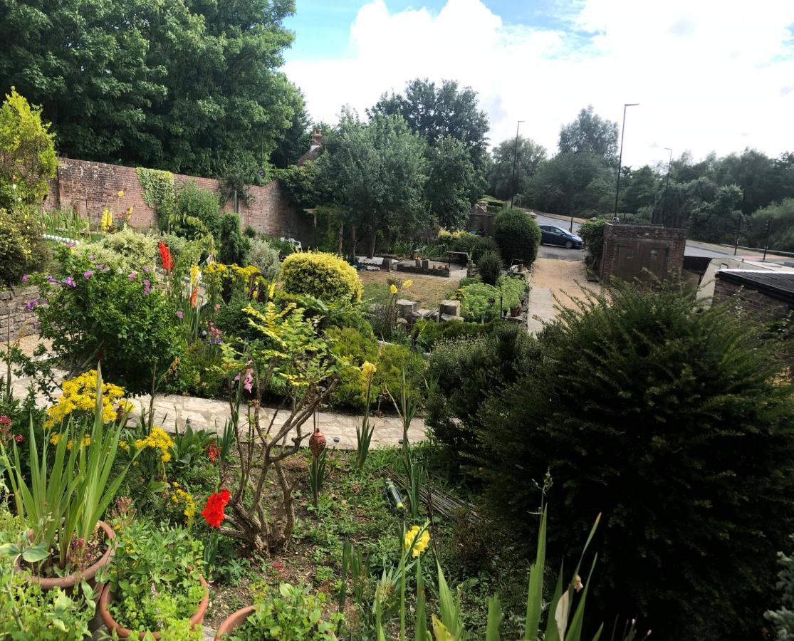 Ponders End Bed and Breakfast Newport  Eksteriør billede